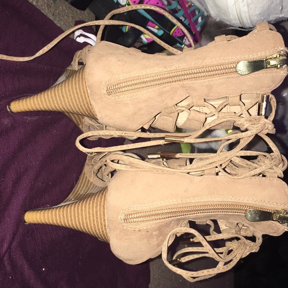 Heels💎 - Picture 2 of 3